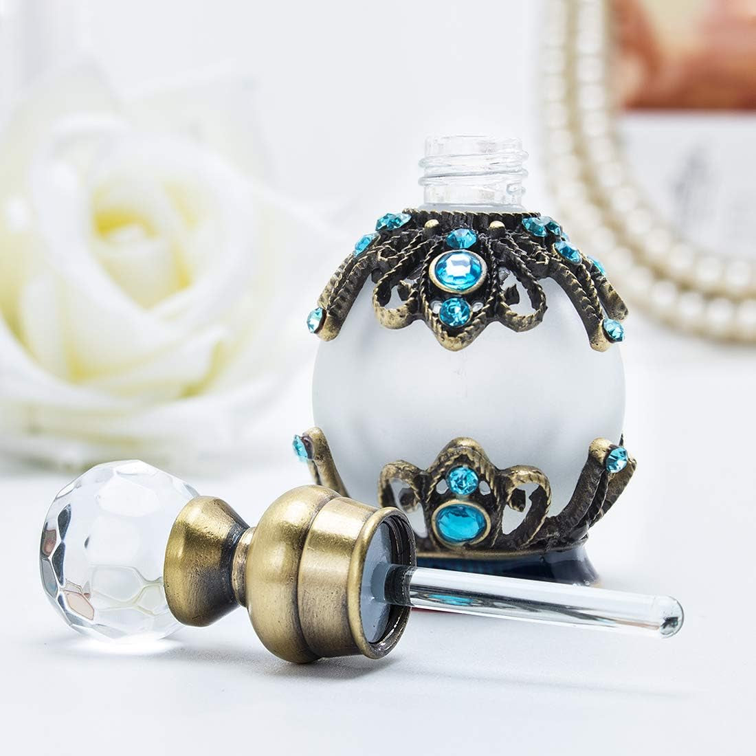 Decorative Crystal Perfume Bottle Empty Refillable Rhinestones Jeweled Vintage Glass Perfume Vial Scent Bottles for Ladies Girls(15Ml)
